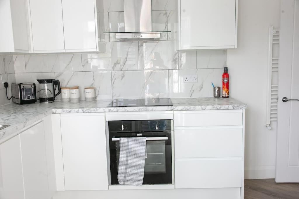 Coastal Haven In Leigh-On-Sea Southend-on-Sea Exterior foto